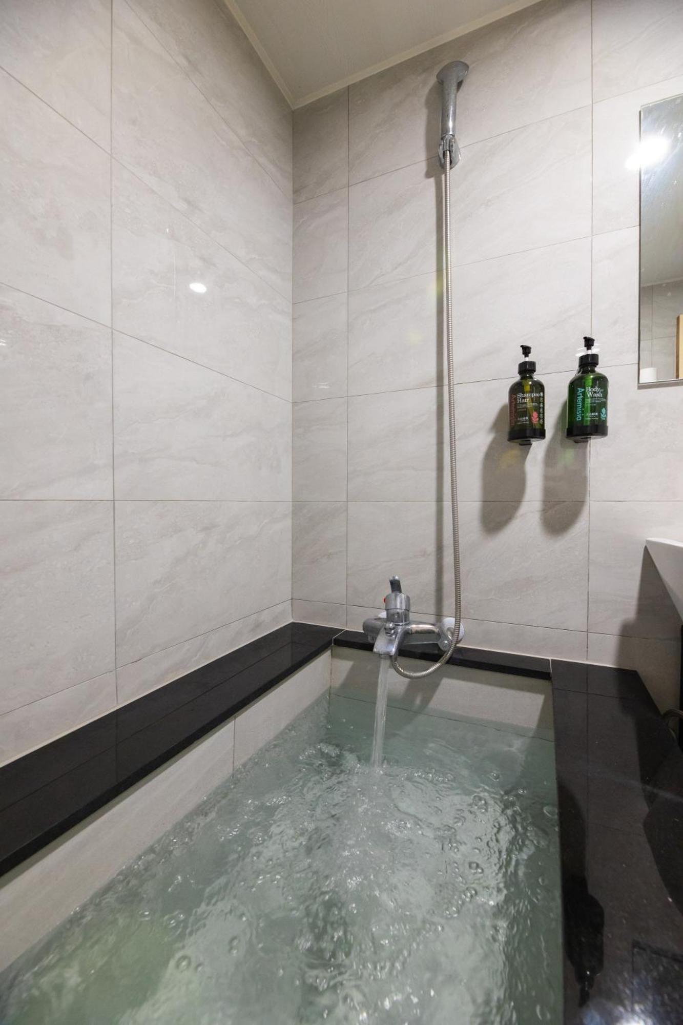 King Hot Spring Hotel Цзяоси Номер фото